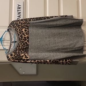Boutique Ladies Medium Sweater Leopard/Grey